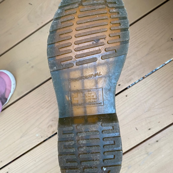 Dr. Martens black leather boots size 9 - Picture 2 of 3